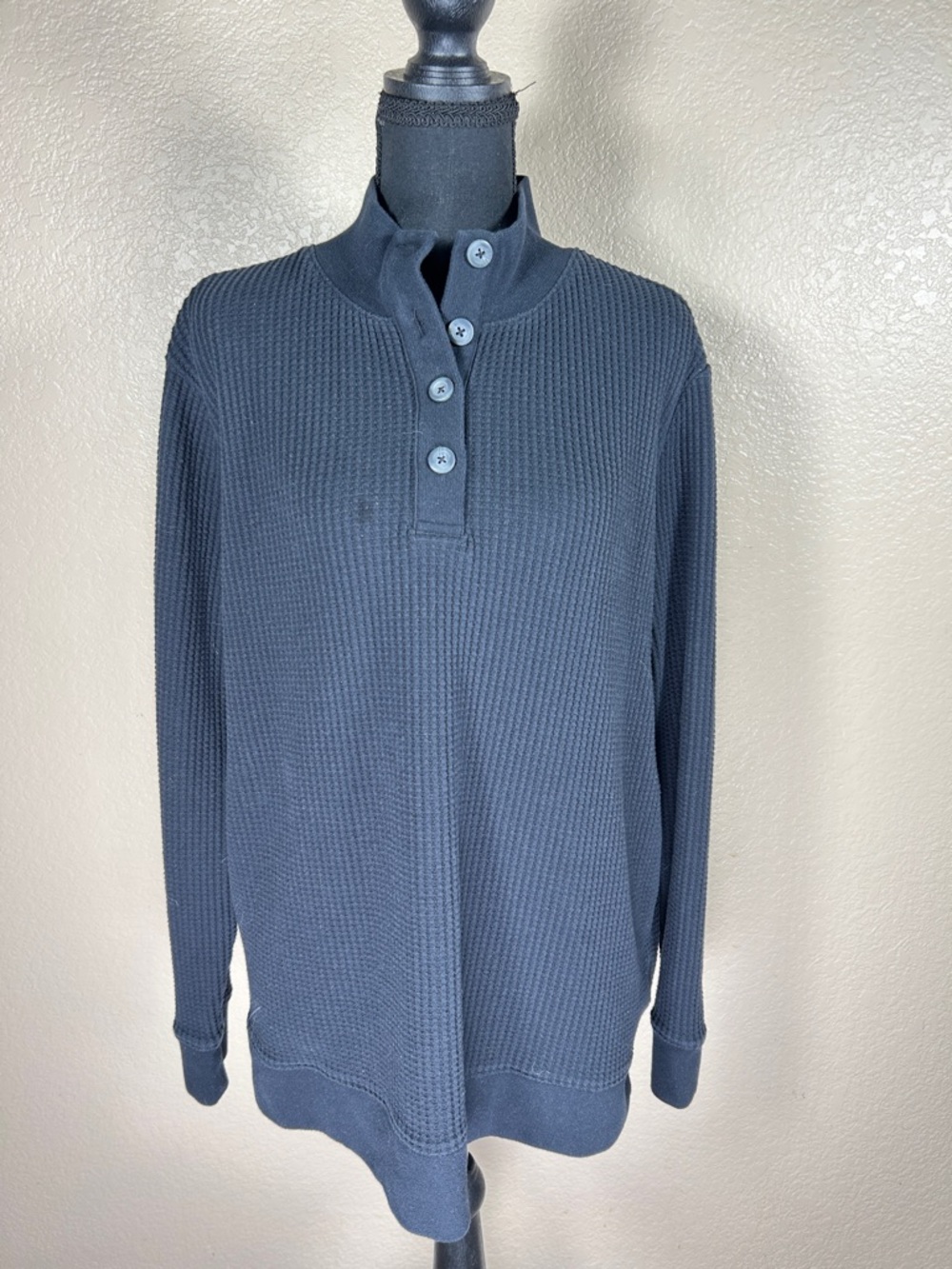 Lands’ End Men’s Navy Waffle Knit Turtleneck Henley – Size Large